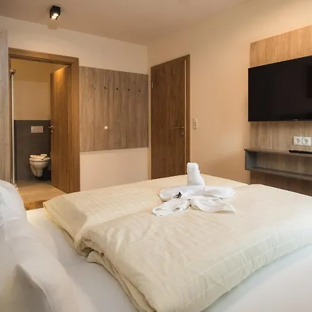 Gabriela Inklusive Super Sommer Card * Serfaus